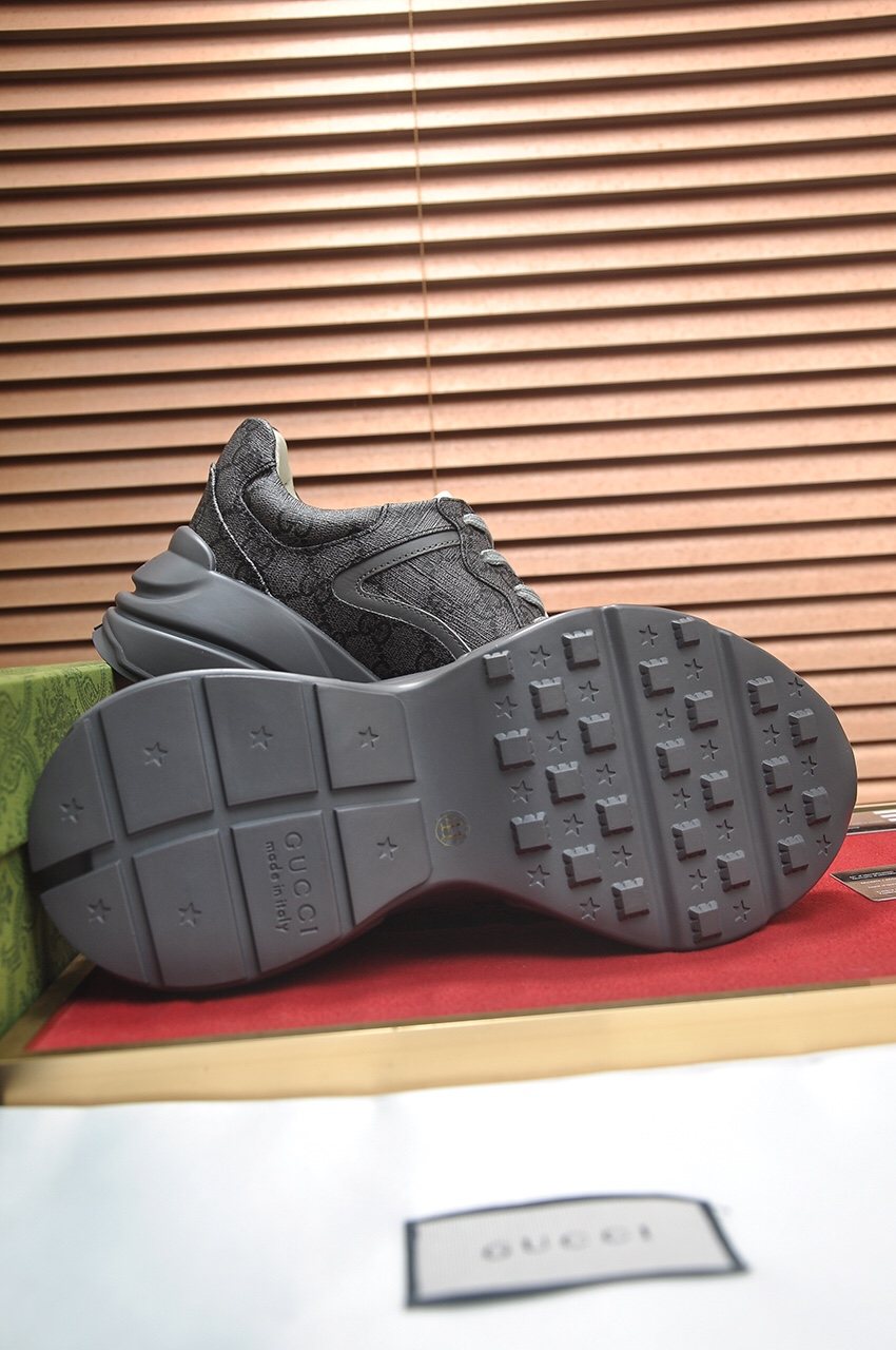 GUCCI Gray Patterned Low-Top Sneakers